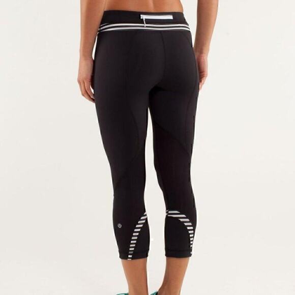 Lululemon Run: Inspire Crop II - Black/Classic Stripe Black White, Size 4, Rare - Picture 2 of 12